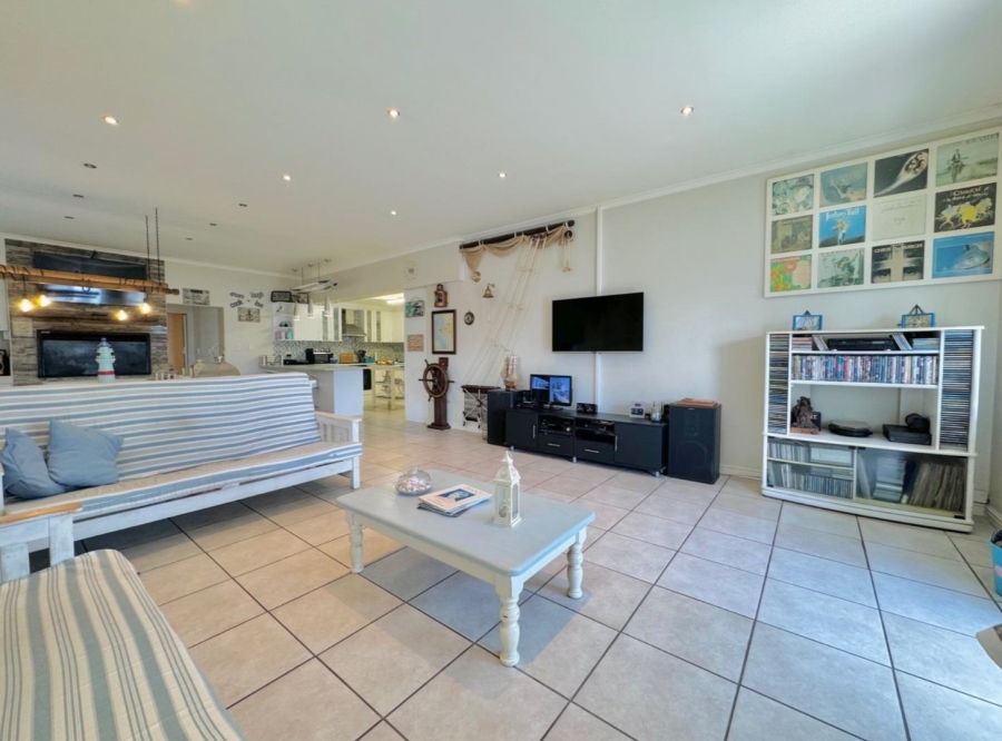 3 Bedroom Property for Sale in Blue Lagoon Western Cape